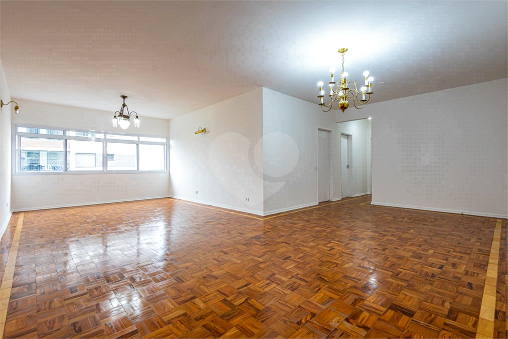 Apartamento à venda com 3 quartos, sendo 1 suíte, em Pinheiros, São Paulo, SP