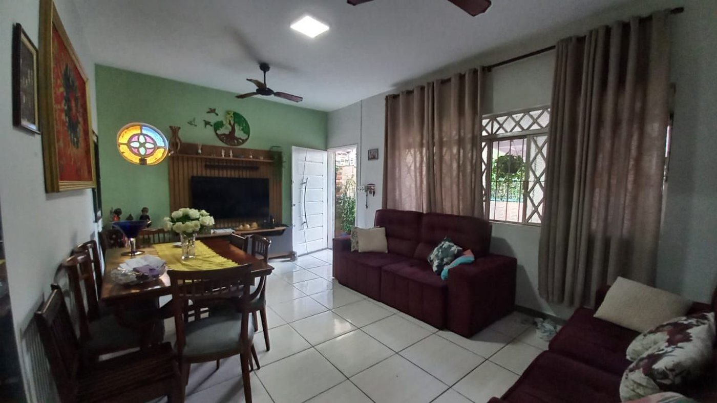 Casa com 2 dormitórios à venda, 100 m² por R$ 700.000,00 - Vila Guilhermina - Praia Grande/SP