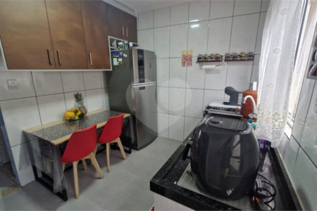 Sobrado à venda com 2 quartos em Cidade São Mateus, São Paulo, SP