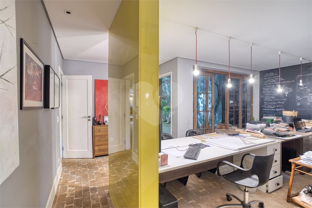 Casa à venda com 4 quartos, sendo 2 suítes, em Alto da Boa Vista, São Paulo, SP