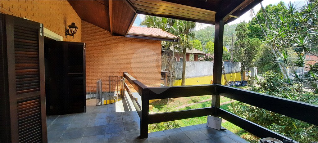 Casa à venda ou para alugar com 4 quartos, sendo 2 suítes, em Mantiqueira, Mairiporã, SP