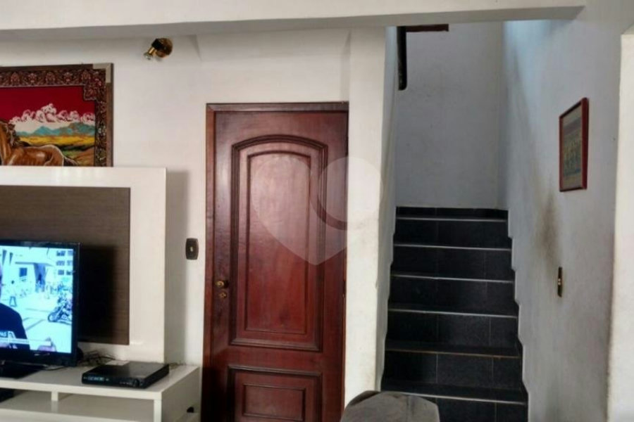Sobrado à venda com 4 quartos, sendo 1 suíte, em Tucuruvi, São Paulo, SP
