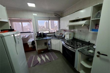 Apartamento à venda com 3 quartos, sendo 1 suíte,  em Santo Amaro, São Paulo, SP