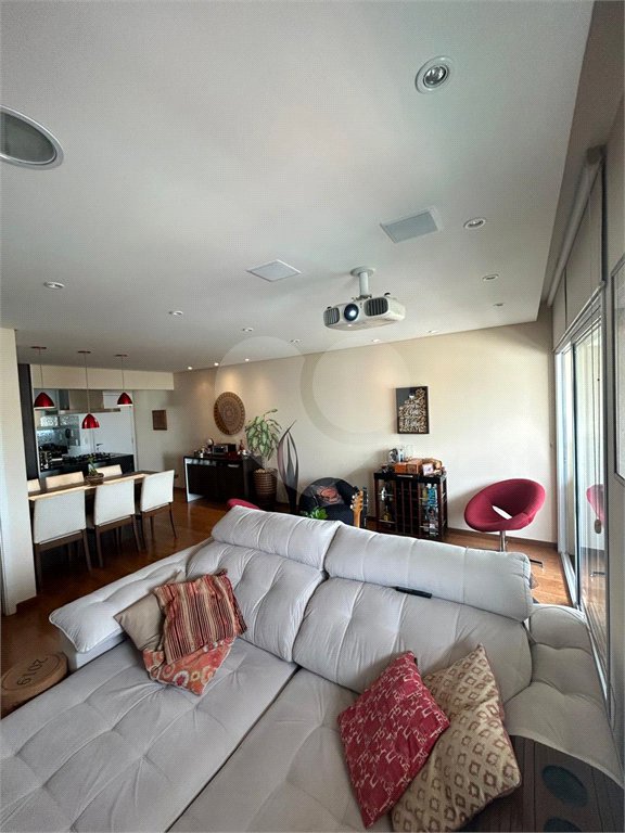 Apartamento à venda com 2 quartos, sendo 1 suíte,  em Vila Romana, São Paulo, SP