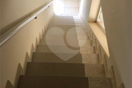 Casa à venda com 5 quartos, sendo 2 suítes, no condomínio Terras de Santa Izabel, Salto - SP