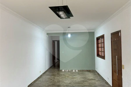 Sobrado à venda ou para alugar com 3 suítes em Vila Sônia, São Paulo, SP