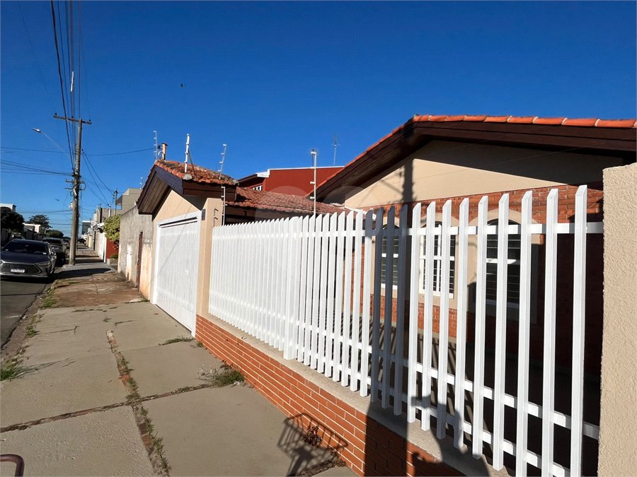 Casa à venda com 3 quartos, sendo 1 suíte, em Jardim Itália, Itapetininga, SP