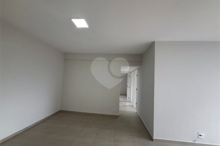 Apartamento à venda com 3 quartos, sendo 1 suíte, em Parada Inglesa, São Paulo, SP