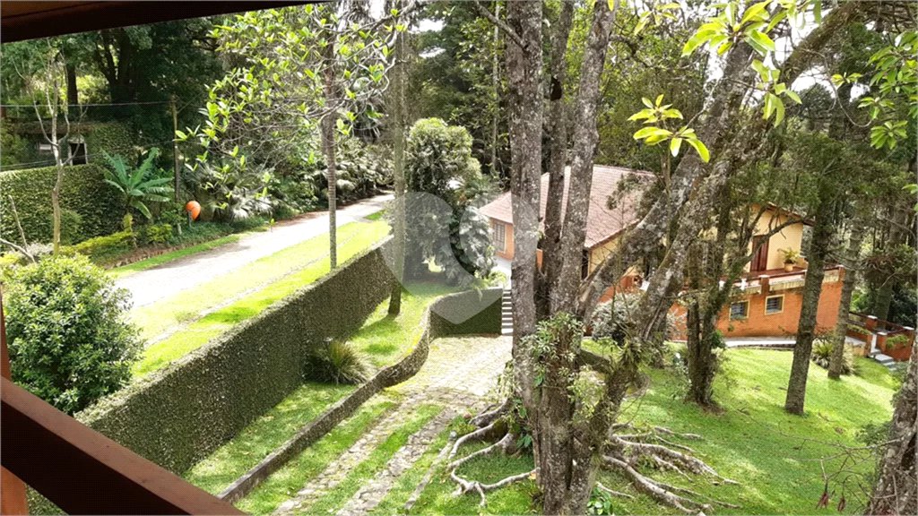 Casa à venda com 3 quartos, sendo 1 suíte, no condomínio Jardim da Monntanha II, Mairiporã - SP