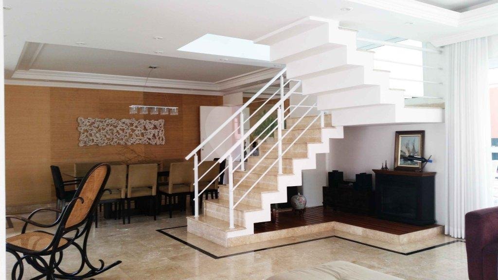 Casa à venda com 4 suítes em Granja Julieta, São Paulo, SP