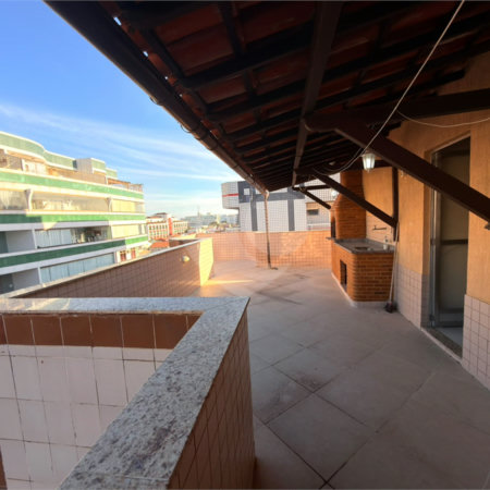 Cobertura à venda com 4 quartos, sendo 2 suítes,  em Braga, Cabo Frio, RJ