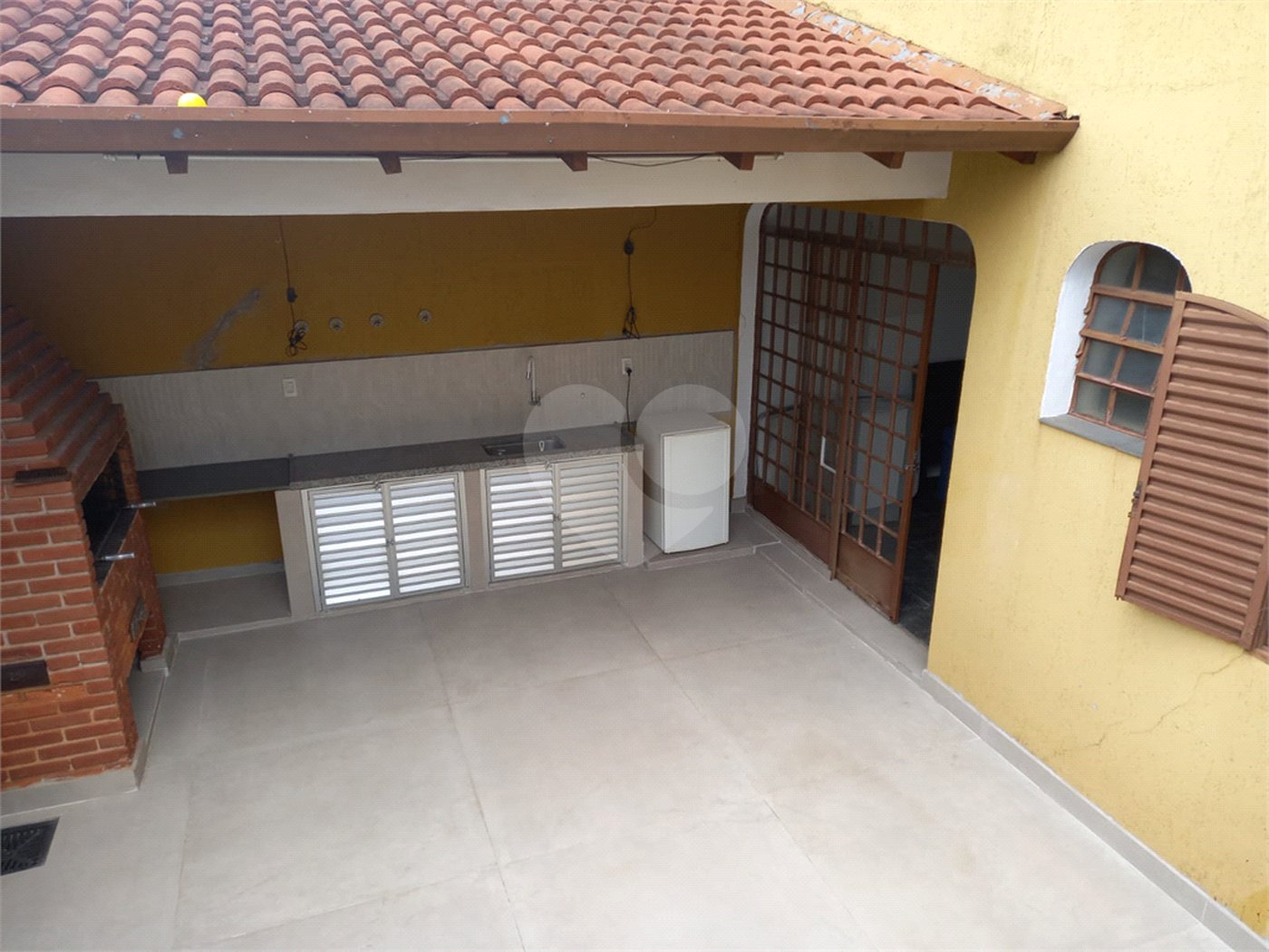 Sobrado à venda com 4 quartos, sendo 1 suíte, em Tremembé, São Paulo, SP