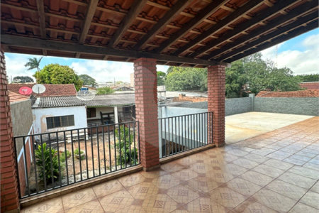 Sobrado à venda ou para alugar com 4 quartos, sendo 2 suítes, em Vila Lacíria, Ponta Porã, MS