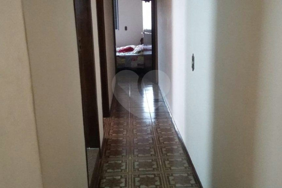 Sobrado à venda com 3 quartos em Parque Peruche, São Paulo, SP