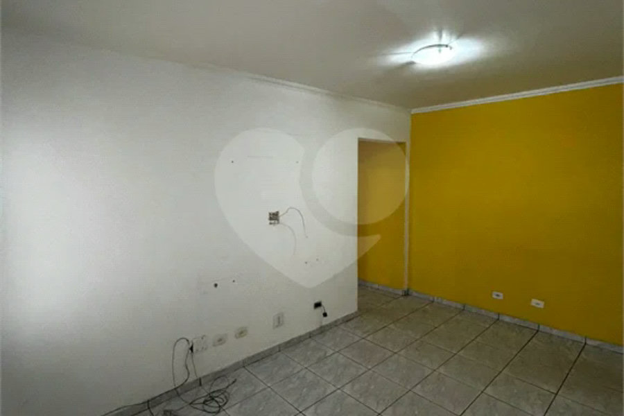 Sobrado à venda com 4 quartos, sendo 2 suítes, em Campo Limpo, São Paulo, SP