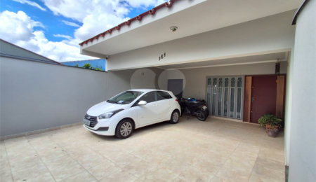 Casa à venda com 4 quartos, sendo 1 suíte,  em Wanel Ville, Sorocaba, SP