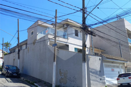 Sobrado à venda com 3 suítes em Vila Nivi, São Paulo, SP
