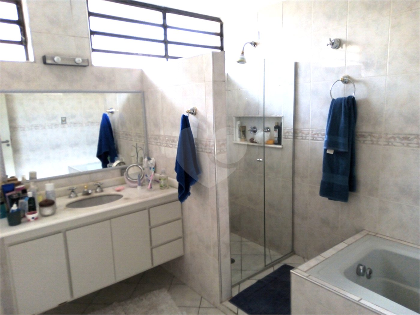 Sobrado à venda com 4 quartos, sendo 1 suíte, em Vila Cordeiro, São Paulo, SP