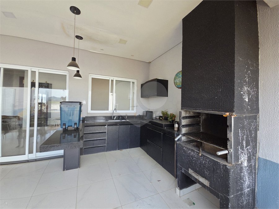 Casa à venda com 4 quartos, sendo 1 suíte, no condomínio Village Ipanema 2, Araçoiaba da Serra - SP