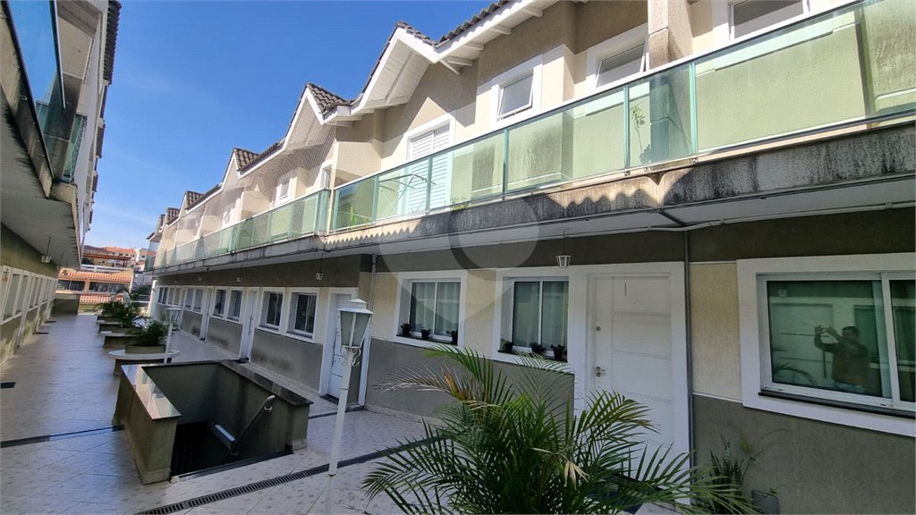 Casa à venda com 3 quartos, sendo 1 suíte,  no condomínio Rafaela I, São Paulo - SP