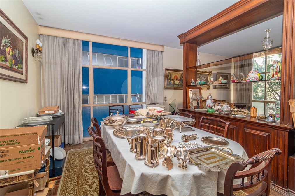 Apartamento à venda com 4 quartos, sendo 1 suíte,  em Higienópolis, São Paulo, SP