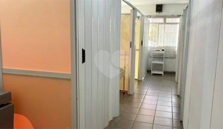 Casa à venda com 8 quartos, sendo 1 suíte,  em Vila Mariana, São Paulo, SP