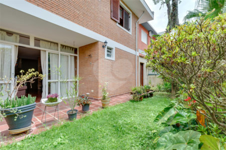 Sobrado à venda com 3 quartos, sendo 1 suíte, em Chácara Flora, São Paulo, SP