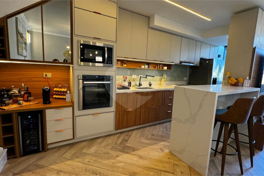 Casa à venda com 3 quartos, sendo 1 suíte, no condomínio Residencial Vegas, São Paulo - SP