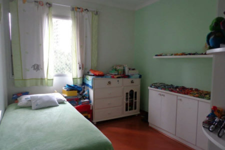 Apartamento à venda com 3 quartos, sendo 1 suíte,  em Jardim Londrina, São Paulo, SP