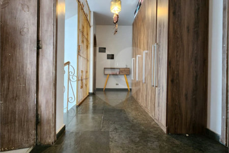 Sobrado à venda com 4 quartos, sendo 2 suítes, em Jardim Leonor, São Paulo, SP