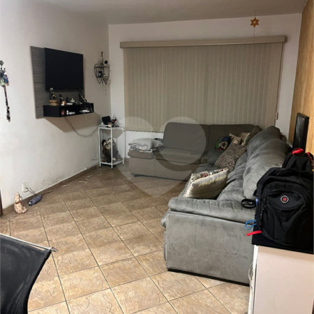 Sobrado à venda com 4 quartos, sendo 1 suíte, em Vila Antonieta, São Paulo, SP