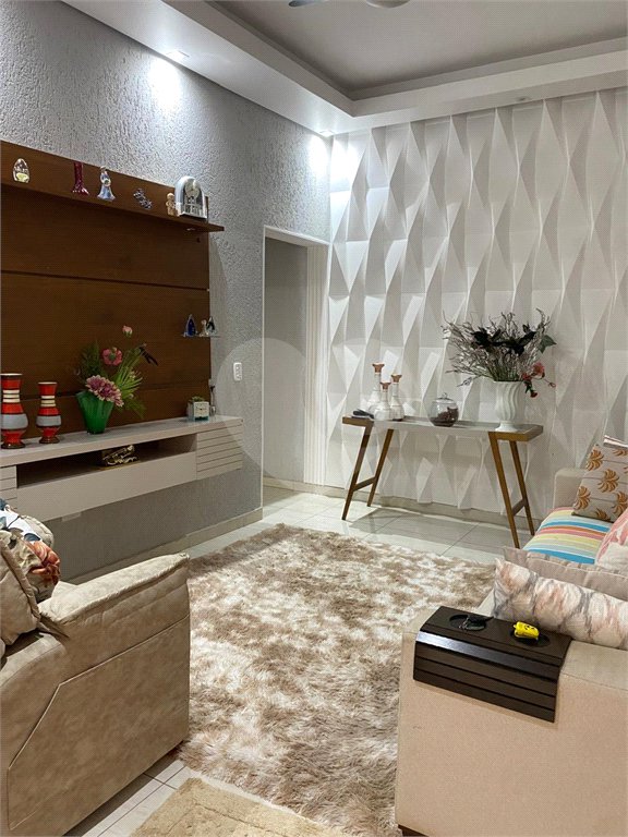 Casa à venda com 3 quartos, sendo 1 suíte, em Residencial Parque Laguna, Salto, SP