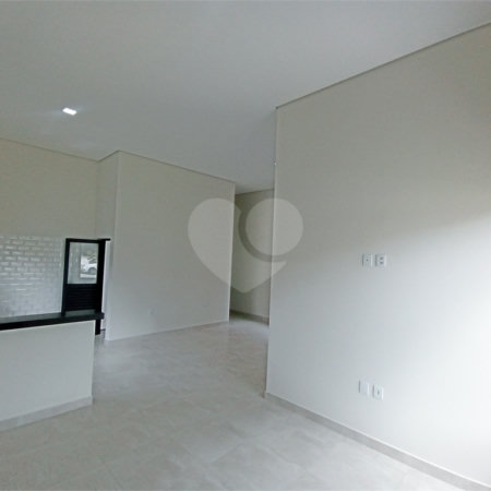 Casa à venda com 3 suítes no condomínio Reserva dos Jatobás, Louveira - SP