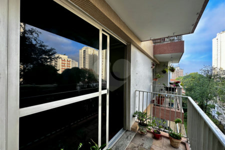 Apartamento à venda com 3 quartos, sendo 1 suíte, em Vila Sofia, São Paulo, SP