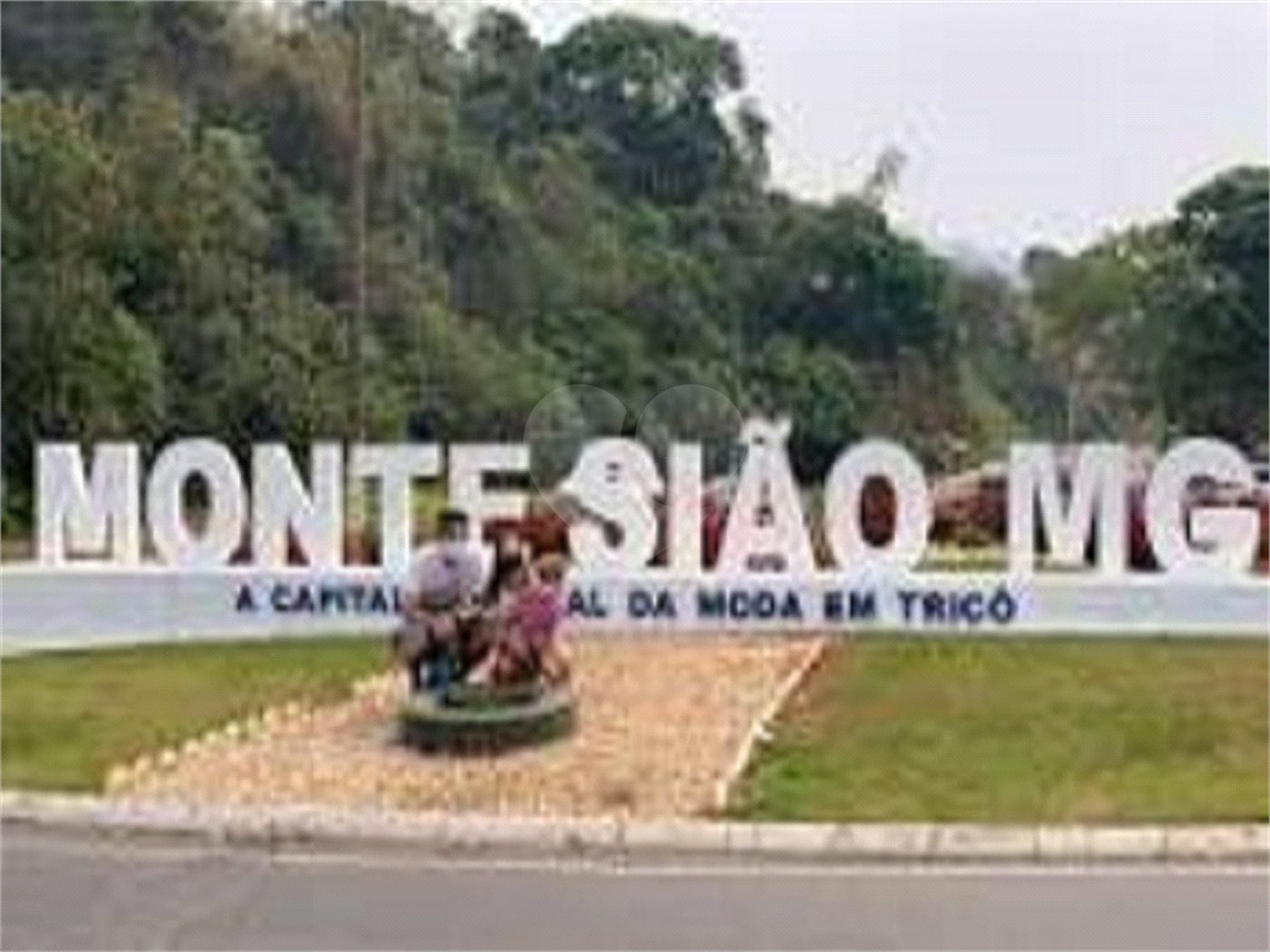 Chácara à venda no Centro, Monte Sião, MG