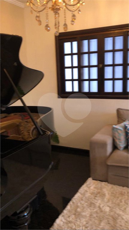 Sobrado à venda com 5 quartos, sendo 1 suíte, em Jardim Marisa, São Paulo, SP
