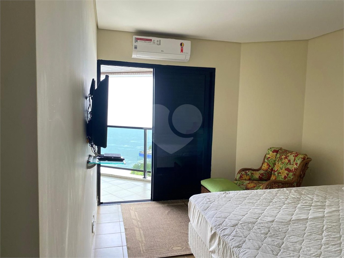 Apartamento à venda com 4 suítes em Jardim Astúrias, Guarujá, SP