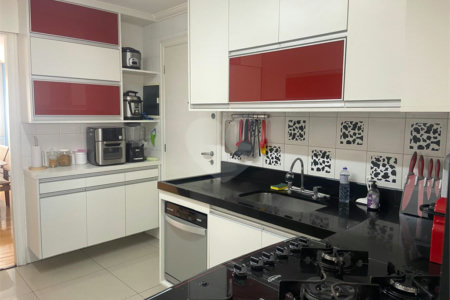 Apartamento à venda com 4 quartos, sendo 2 suítes, em Vila Hamburguesa, São Paulo, SP