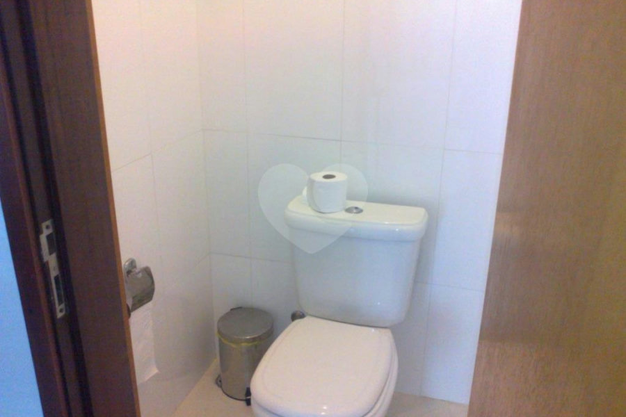 Sobrado à venda com 5 suítes em Enseada, Bertioga, SP
