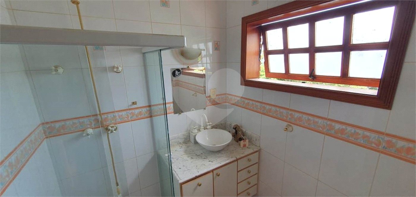 Sobrado à venda ou para alugar com 5 quartos, sendo 3 suítes,  em Tremembé, São Paulo, SP