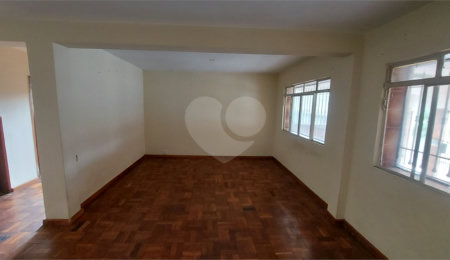 Sobrado à venda com 4 quartos, sendo 1 suíte,  em Vila Guarani (z Sul), São Paulo, SP