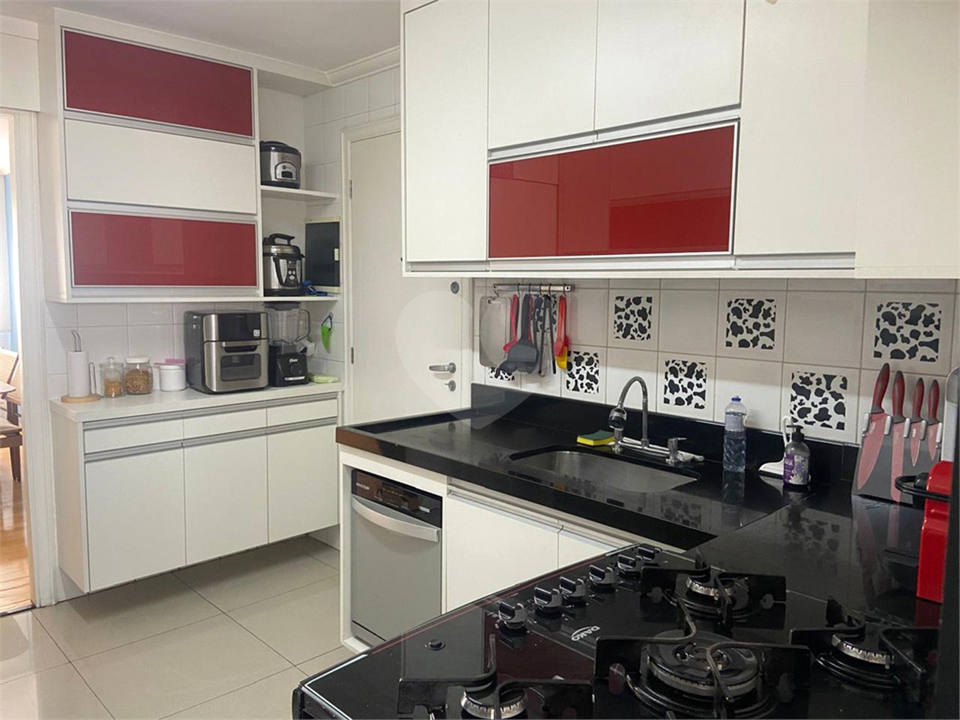 Apartamento à venda com 4 quartos, sendo 2 suítes, em Vila Hamburguesa, São Paulo, SP