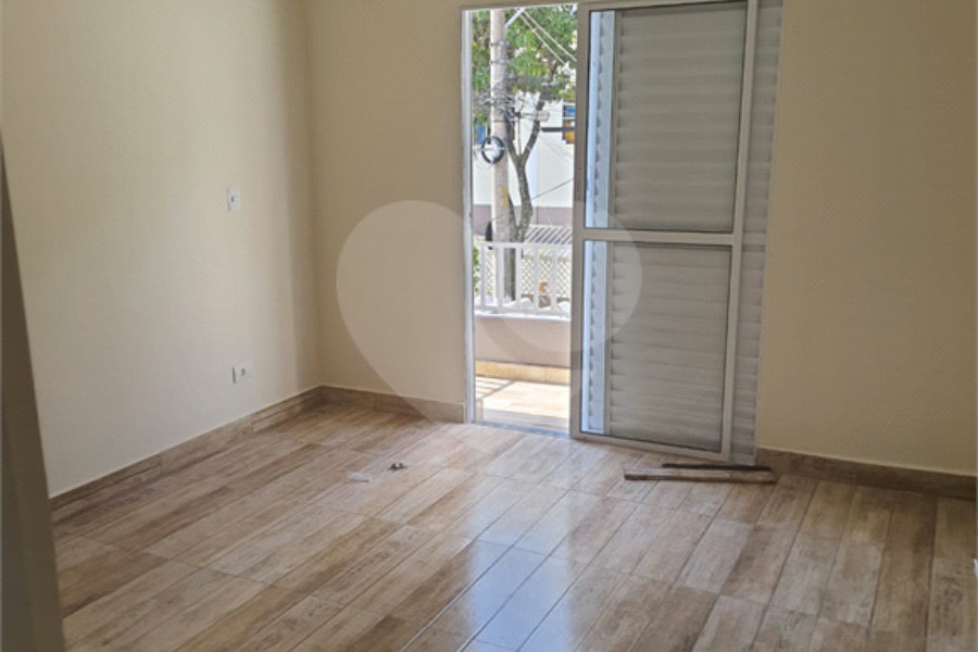 Sobrado à venda com 2 quartos em Vila Romero, São Paulo, SP