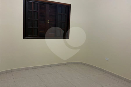 Casa à venda com 3 quartos, sendo 1 suíte, em Chácara Primavera, Suzano, SP