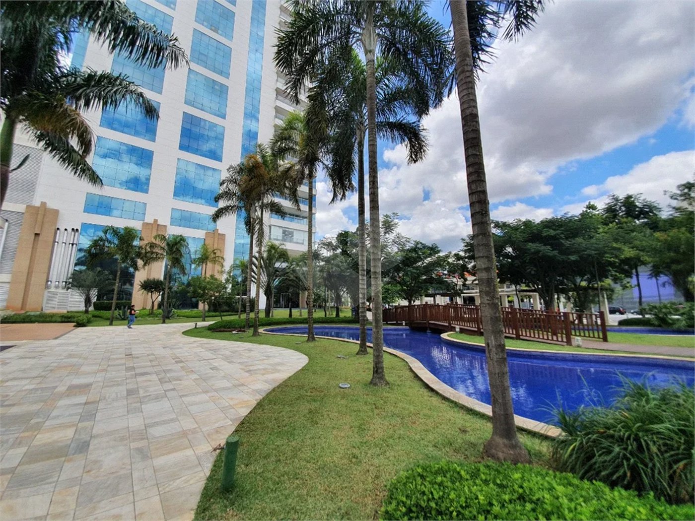 OPORTUNIDADE DOMO BUSINESS - MOBILIADA E PRONTA P/ USO!