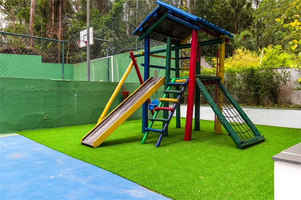 Apartamento à venda com 3 quartos, sendo 1 suíte,  em Vila Andrade, São Paulo, SP