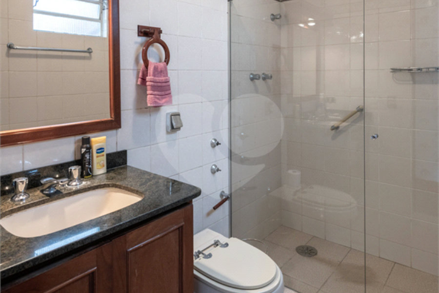 Casa Térrea à venda com 7 quartos, sendo 1 suíte, em Santana, São Paulo, SP