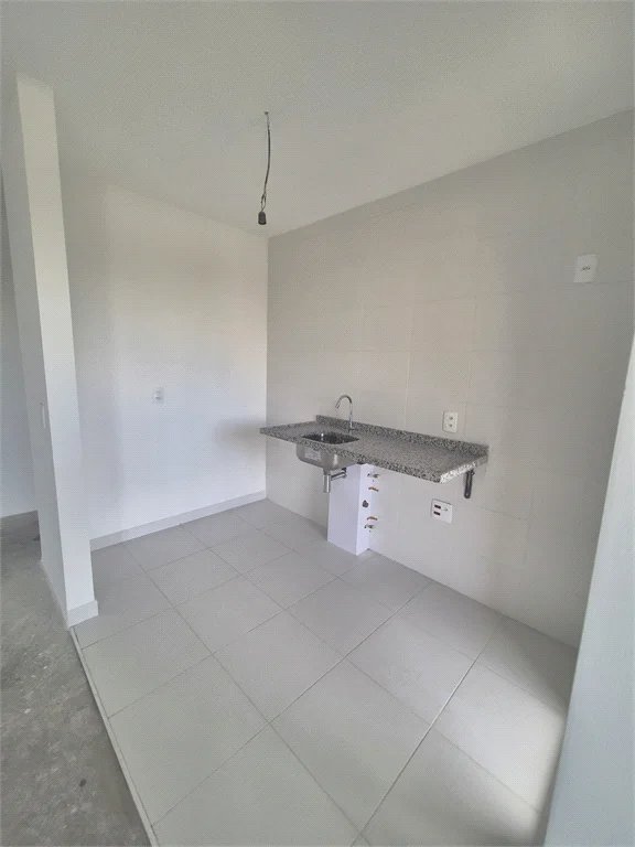Apartamento à venda com 3 quartos, sendo 1 suíte, em Vila Anastácio, São Paulo, SP
