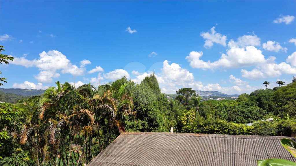 Casa à venda com 3 quartos, sendo 1 suíte, em Rio Acima, Mairiporã, SP