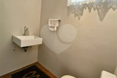 Casa à venda com 4 quartos, sendo 1 suíte,  em Granja Julieta, São Paulo, SP